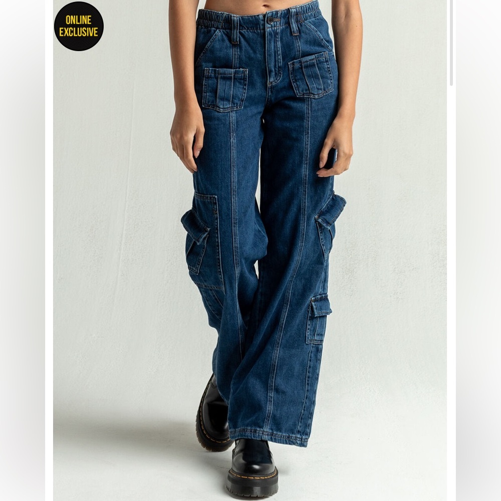 BDG Urban Outfitters 90s Womens Denim
Cargo Jeans